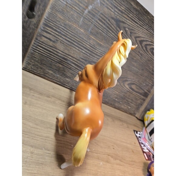 Breyer Spirits Chica Linda Dream work #9201 Retired 2002 - Picture 10 of 13